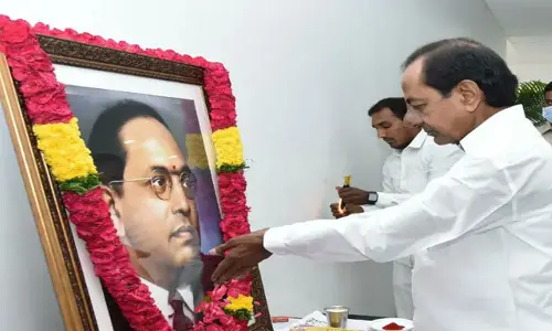 KCR: దేశ గౌరవాన్ని ఆకాశమంత ఎత్తులో నిలబెట్టిన గొప్ప వ్యక్తి అంబేద్కర్