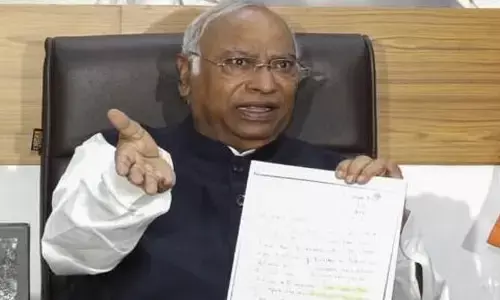 Kharge: మోడీ ప్రభుత్వానికి అంబేద్కర్‌పై గౌరవం మాటల్లోనే: కాంగ్రెస్ అధ్యక్షుడు ఖర్గే