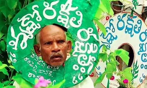 యాక్సిడెంట్ చేసినా శిక్ష విధించకుండా.. మొక్కలు నాటమన్న ప్రకృతి ప్రేమికుడు