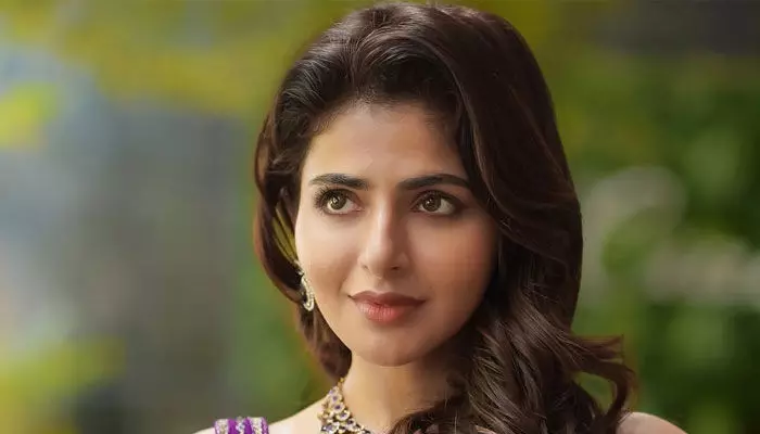Iswarya Menon : ఎగిసిపడుతున్న అందాలతో రెచ్చగొడుతున్న బొద్దుగుమ్మ Iswarya Menon : ఎగిసిపడుతున్న అందాలతో రెచ్చగొడుతున్న బొద్దుగుమ్మ