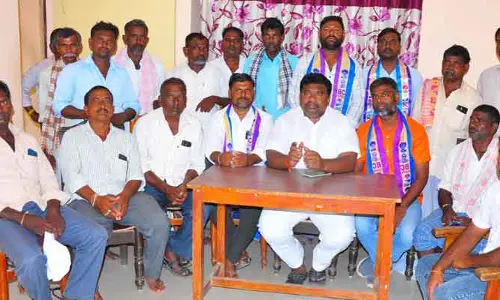 రైతులు ఆందోళన చేస్తుంటే. . మీరు సంబరాలు చేసుకుంటారా..!?