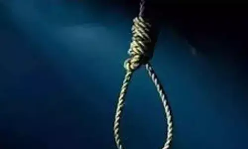యువతి ఆత్మహత్మ.. సూసైడ్ కు ఆ విషయమే కారణమా..?
