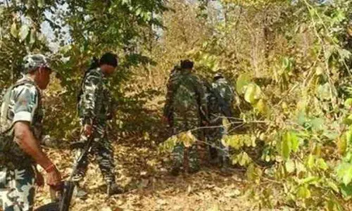 Maoists: బస్తర్‌లో మరో ఎన్‌కౌంటర్‌.. ఇద్దరు మావోయిస్టులు హతం