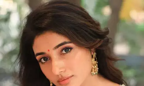 Mirna Menon : శారీ లో కవ్విస్తున్న అందాల రాశి