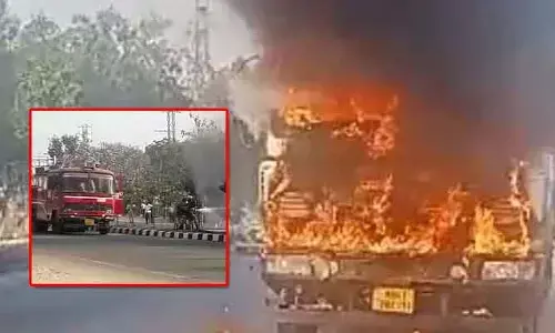 కుప్పంలో అగ్నిప్రమాదం.. కాలిపోయిన కంటైనర్ లారీ