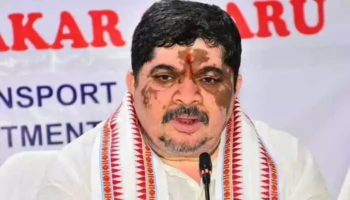 రాజకీయంగా ఎదుర్కోలేకే ఈ పనులు.. బీజేపీపై పొన్నం హాట్ కామెంట్స్ రాజకీయంగా ఎదుర్కోలేకే ఈ పనులు.. బీజేపీపై పొన్నం హాట్ కామెంట్స్