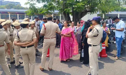 GO 21: జీఓ 21 వెంటనే రద్దు చేయాల్సిందే.. తెలంగాణ సచివాలయ ముట్టడి ఉద్రిక్తత