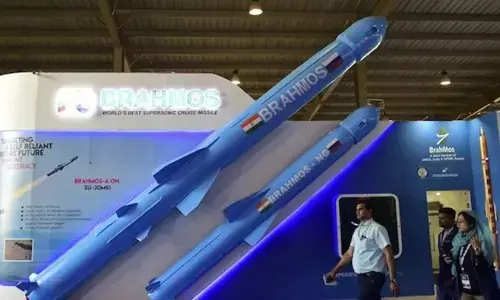 BrahMos missile: వియత్నాంతో 700 మిలియన్ డాలర్ల రక్షణ ఒప్పందం..!