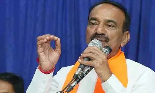 పిచ్చి మాటలు మాట్లాడే వాళ్లకు గుణపాఠం తప్పుదు.. ఈటల మాస్ వార్నింగ్