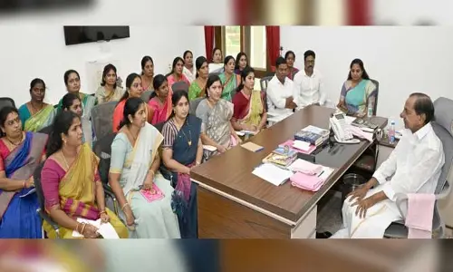 బీఆర్ఎస్ రజతోత్సవ సభ ఏర్పాట్లపై కేసీఆర్ సమీక్ష