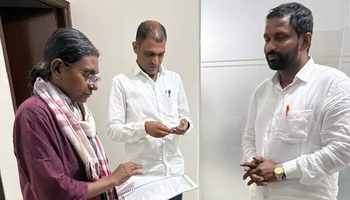 ‘చాలా వెనుబడిపోయాం.. దయచేసి మమ్మల్ని గుర్తించండి’ ‘చాలా వెనుబడిపోయాం.. దయచేసి మమ్మల్ని గుర్తించండి’