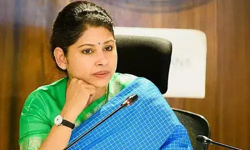Smita Sabharwal: గచ్చిబౌలి పోలీసుల నోటీసులు.. స్మిత సభర్వాల్ సెన్సేషనల్ కామెంట్స్