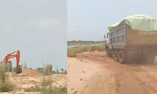 ఇసుక అక్రమ తరలింపు.. లంక భూములు నదీ గర్భంలో కలిసిపోతాయని ఆందోళన