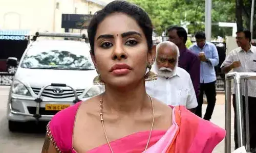 పోలీస్ స్టేషన్‌కు శ్రీరెడ్డి.. కీలక కేసులో విచారణ