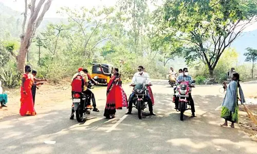 గిరిజనుల మొదటి పండుగ.. ఇటుకల పండుగ