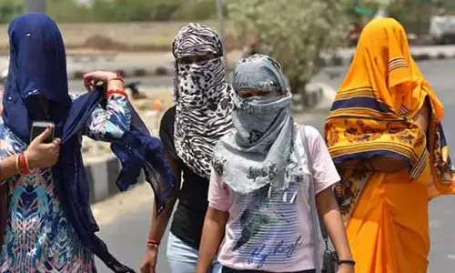 మాడు పగిలిపోతోంది బాబోయ్.. ఏందీ ఉష్ణోగ్రతలు.. !