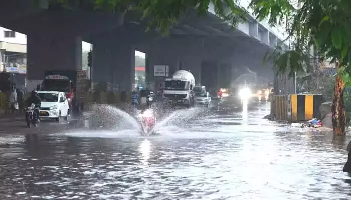 Big Rain Alert : హైదరాబాద్ కు బిగ్ రెయిన్ అలర్ట్ Big Rain Alert : హైదరాబాద్ కు బిగ్ రెయిన్ అలర్ట్