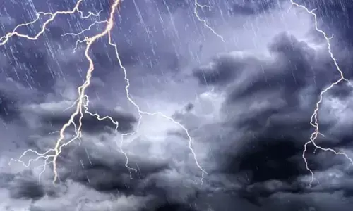 రాష్ట్ర ప్రజలకు రెయిన్ అలర్ట్.. ఈ జిల్లాల్లో పిడుగులతో  వర్షాలు