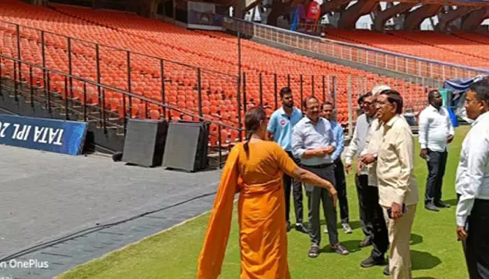 Sports city: గుజరాత్ స్టేడియం తరహాలోనే.. అమరావతిలో.. ! Sports city: గుజరాత్ స్టేడియం తరహాలోనే.. అమరావతిలో.. !