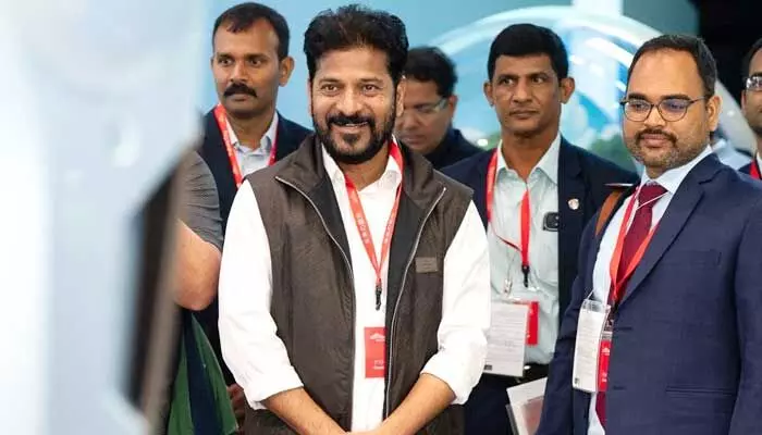 చాలా గర్వంగా ఉంది.. ఇది ఇలాగే కొనసాగిద్దాం: CM రేవంత్ ఆసక్తికర వ్యాఖ్యలు చాలా గర్వంగా ఉంది.. ఇది ఇలాగే కొనసాగిద్దాం: CM రేవంత్ ఆసక్తికర వ్యాఖ్యలు