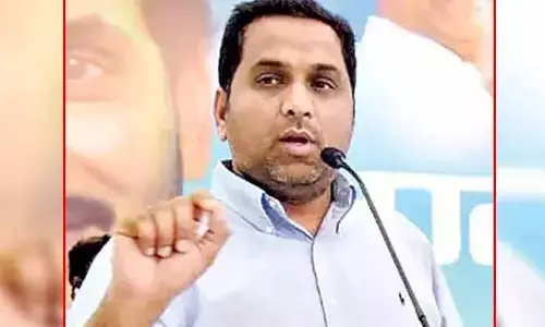 Breaking: హైదరాబాద్ ఎయిర్ పోర్టులో కసిరెడ్డి అరెస్ట్