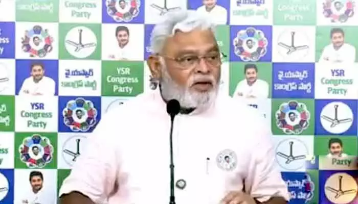 ‘మహానాడులో నందమూరి ఫ్యామిలీ లేదు’.. మాజీ మంత్రి సంచలన వ్యాఖ్యలు ‘మహానాడులో నందమూరి ఫ్యామిలీ లేదు’.. మాజీ మంత్రి సంచలన వ్యాఖ్యలు