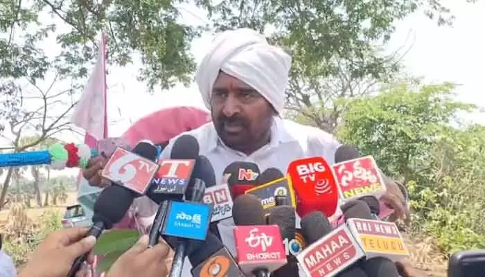 కాంగ్రెస్ ప్రభుత్వ ఇబ్బందులను తట్టుకున్నోళ్లకు ఈ ఎండలెంత..! మాజీమంత్రి హాట్ కామెంట్స్ కాంగ్రెస్ ప్రభుత్వ ఇబ్బందులను తట్టుకున్నోళ్లకు ఈ ఎండలెంత..! మాజీమంత్రి హాట్ కామెంట్స్