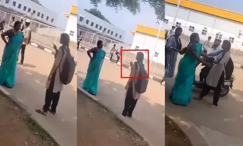 suspended: లెక్చరర్‌ను చెప్పుతో కొట్టిన విద్యార్థిని సస్పెండ్.. కాలేజీ యాజమాన్యం ప్రకటన