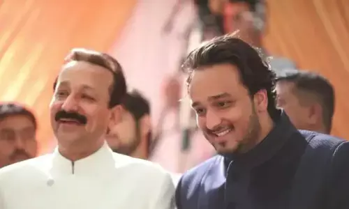 Baba Siddiques son: బాబా సిద్ధిఖీ కుమారుడు జిషాన్ కు బెదిరింపులు