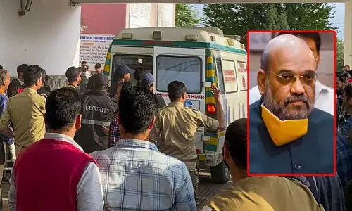 ఉగ్రదాడి బాధితులను పరామర్శించిన అమిత్ షా.. జమ్మూకశ్మీర్ CM సహా అధికారులతో ఉన్నతస్థాయి సమీక్ష