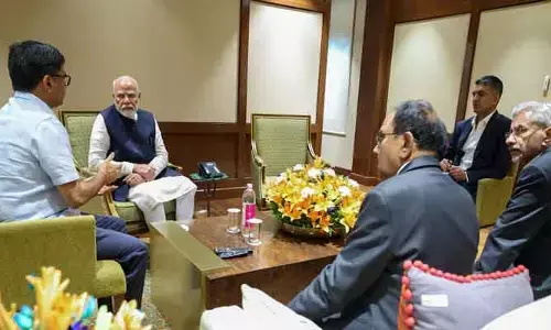 PM Modi: పహల్గాం ఉగ్రదాడి.. ఎయిర్‌పోర్టులోనే ప్రధాని హైలెవల్ మీటింగ్