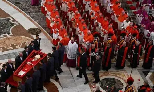 Pope: సెయింట్ పీటర్స్ బసిలికాకు పోప్ ఫ్రాన్సిస్ భౌతికదేహం.. ప్రజల సందర్శనకు ఏర్పాట్లు