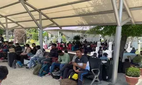 Srinagar: కశ్మీర్‌ను వీడుతున్న టూరిస్టులు.. 6 గంటల్లోనే 3,337 మంది యూటర్న్