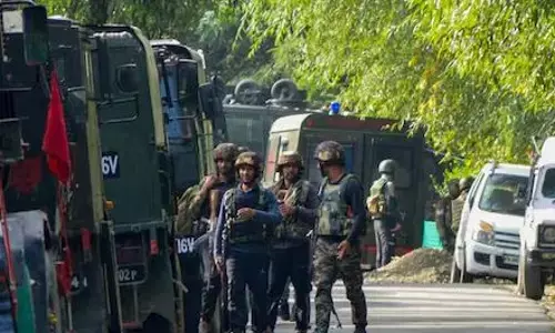 J&K: బారాముల్లాలో ఉగ్రవాదుల చొరబాటు ప్రయత్నం.. ఇద్దరు హతం