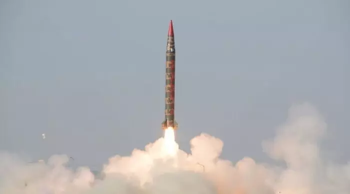 Pakistan: పెహల్గామ్ ఉగ్రదాడి.. అప్రమత్తమైన పాక్.. కరాచీ తీరంలో క్షిపణి పరీక్షలు Pakistan: పెహల్గామ్ ఉగ్రదాడి.. అప్రమత్తమైన పాక్.. కరాచీ తీరంలో క్షిపణి పరీక్షలు