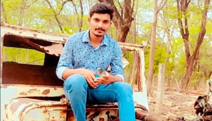 వివాహం కావట్లేదని మనస్తాపంతో రైలు కిందపడి ఆత్మహత్య.... వివాహం కావట్లేదని మనస్తాపంతో రైలు కిందపడి ఆత్మహత్య....