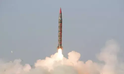Pakistan: పెహల్గామ్ ఉగ్రదాడి.. అప్రమత్తమైన పాక్.. కరాచీ తీరంలో క్షిపణి పరీక్షలు