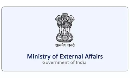 J&K attack: -	పాకిస్థానీయులకు వీసా సేవలు నిలిపివేత