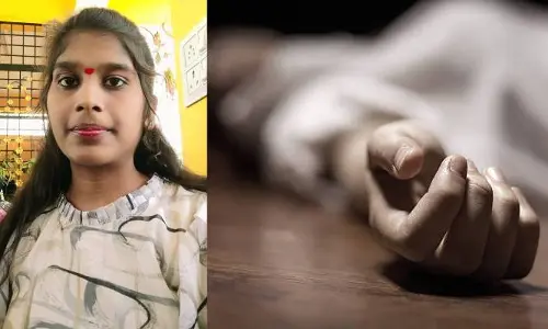 కళాశాల భవనం పై నుండి దూకి.. డిగ్రీ విద్యార్థిని ఆత్మహత్య