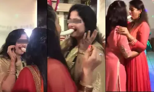 Viral Video: మహిళల బనానా పార్టీ! అరటి పండు నోట్లో పెట్టుకొని కపుల్ డాన్స్ వీడియో వైరల్