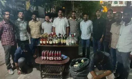 ట్రోప్స్ బార్‌ టెక్నిక్.. ఖరీదైన బాటిల్‌లో చీప్ మద్యం.. రిచ్ లాభం..!
