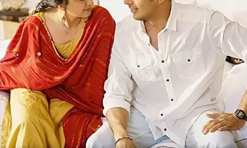 ప్రేమకు చిహ్నంగా రూ. 1.12 కోట్ల విలువైన లగ్జరీ కారును బహుమతిగా ఇచ్చిన హీరో?