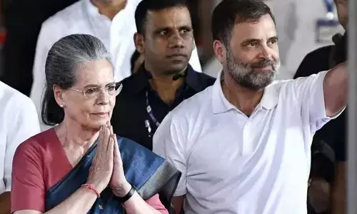 Delhi High Court : సోనియాకు, రాహుల్ కు నోటీసులు ఇచ్చేందుకు కోర్ట్ నిరాకరణ
