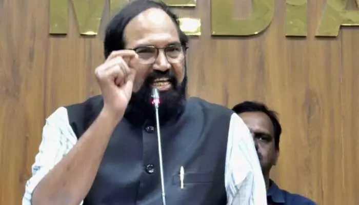 Uttam Kumar Reddy: కేసీఆర్ సర్కార్ నాసిరకం పనులతో కాళేశ్వరం నాశనం: ఉత్తమ్ కుమార్ రెడ్డి Uttam Kumar Reddy: కేసీఆర్ సర్కార్ నాసిరకం పనులతో కాళేశ్వరం నాశనం: ఉత్తమ్ కుమార్ రెడ్డి