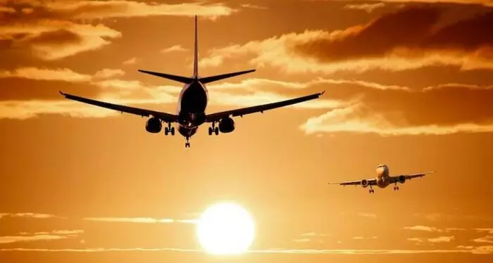 Airspace: పాక్ గగనతలం మూసివేత.. విమానయాన సంస్థలకు డీజీసీఏ అడ్వైజరీ Airspace: పాక్ గగనతలం మూసివేత.. విమానయాన సంస్థలకు డీజీసీఏ అడ్వైజరీ
