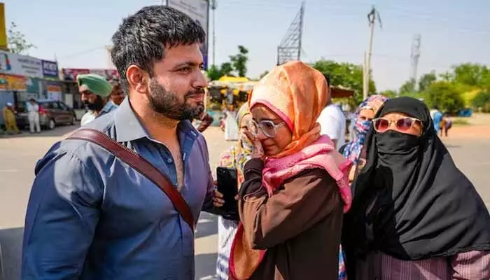 మహారాష్ట్రలో 5వేల మంది పాకిస్థానీలు..ఇక్కడే పెళ్లిళ్లు చేసుకుని! మహారాష్ట్రలో 5వేల మంది పాకిస్థానీలు..ఇక్కడే పెళ్లిళ్లు చేసుకుని!