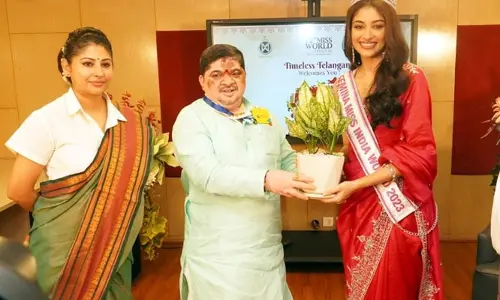 Miss World: ఫెమినా మిస్ ఇండియాకు స్వాగతం పలికిన మంత్రి పొన్నం, స్మితా సబర్వాల్
