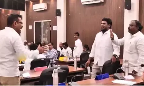 Kurnool: కార్పొరేషన్ సర్వసభ్య సమావేశంలో గందరగోళం.. ఉద్రిక్తత