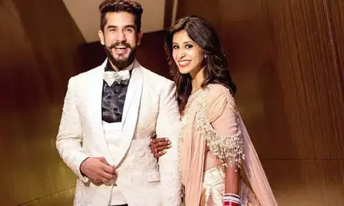 Bollywood : తల్లి, కొడుకులు కాస్త భార్యాభర్తలయ్యారుగా!
