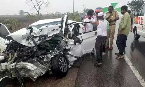Road Accident : కొడంగల్ లో ఘోర రోడ్డు ప్రమాదం.. ముగ్గురు మృతి